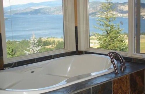 West Kelowna Estates Bed & Breakfast | A View of the Lake Bed & Breakfast