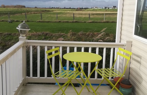 Seasalter House | A View Over the Field - Sandy Way (D/F)