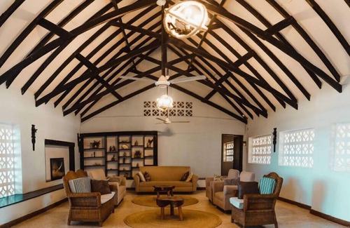 Kunduchi Other | A VINTAGE BEACH HOUSE FACING THE OCEAN IN A QUIET AND PRIVATE AREA CALLED BAHARI
