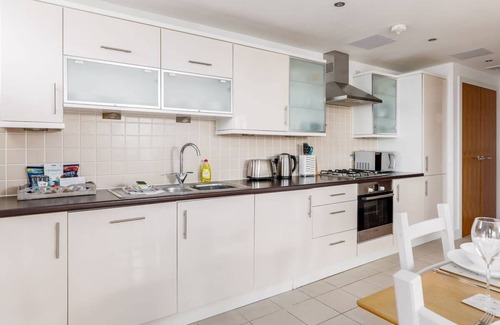 Poole Apartment | A Wave From It All - Extensive Harbour Views