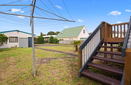 Waihi Beach House | A Wave From It All - Waihi Beach Holiday Home