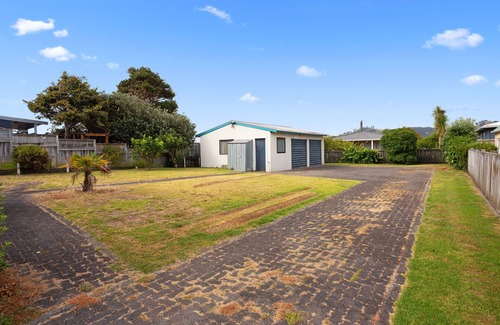 Waihi Beach House | A Wave From It All - Waihi Beach Holiday Home