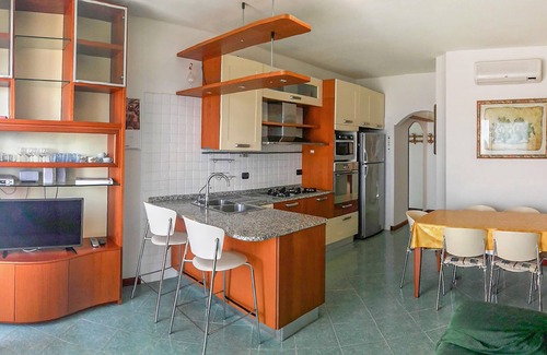 Lido Apartment | A wonderful apartment in the center of the old town but right by the sea.