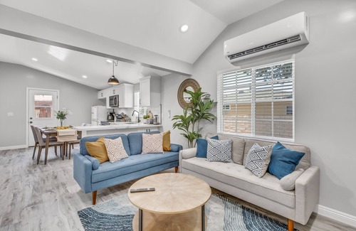 Monrovia House | A Wonderful Cozy Amazing Monrovia Designed Home