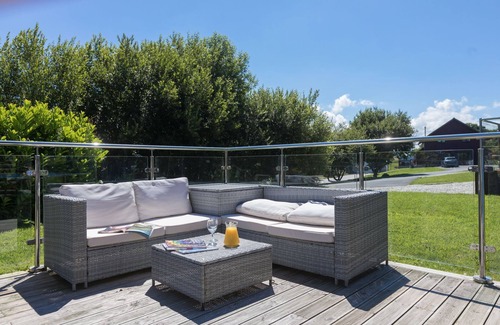 Winnard's Perch House | A wonderful family-friendly lodge with hot tub, set within Retallack Resort and Spa near Newquay in