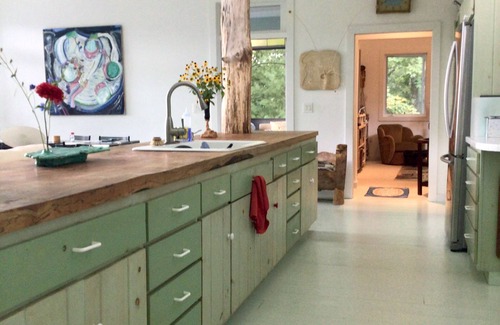 Bearsville House | A Wonderful House. High on a hill overlooking the mountains and valleys.