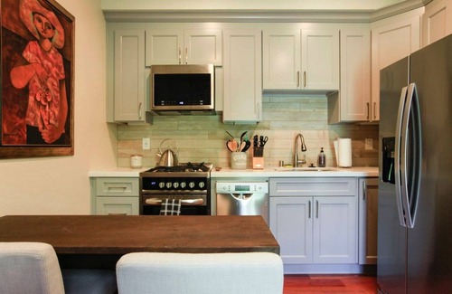 Hercules Apartment | A wonderful newly renovated apartment located in our waterfront home.