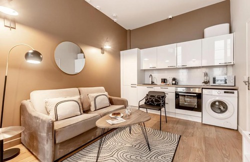 3rd Arrondissement Apartment | A11#RépubliqueMarais1BedRoomParis03AC