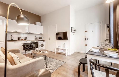 3rd Arrondissement Apartment | A11#RépubliqueMarais1BedRoomParis03AC