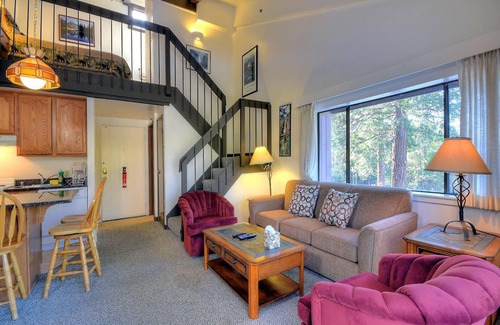 Yosemite West Condo | (A212) Loft Condominiums