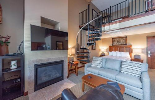 Thayerville Apartment | A308 Studio & Loft Standard View