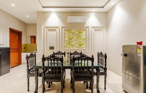 Khattalwada Apartment | Aahaan Luxury Hygienic Comfortable 4 BHK Flat