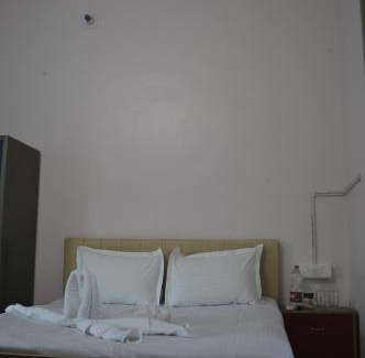 Rajgir Hotel | Aakarsh Hill View Hotel