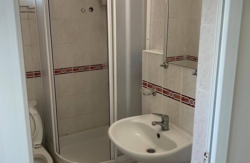 Yumurtalik Hotel | ABAŞ MASMAVİ OTEL