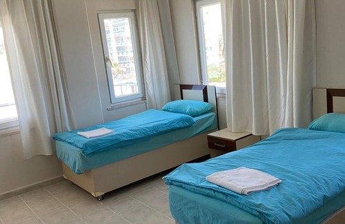 Yumurtalik Hotel | ABAŞ MASMAVİ OTEL