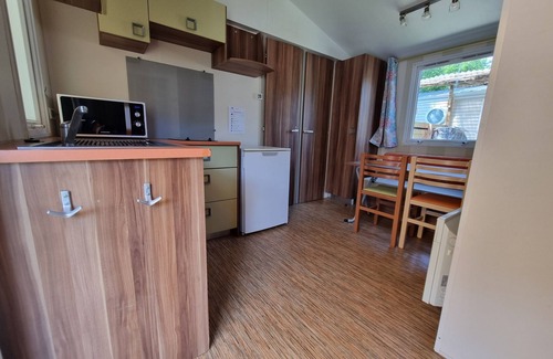 Novalaise House | Abaya-Bungalow-Family-Ensuite with Shower-Lake view