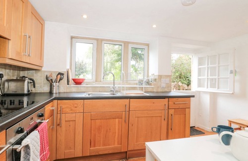 Montacute Cottage | ABBEY COTTAGE MONTACUTE, pet friendly, with a garden in Montacute