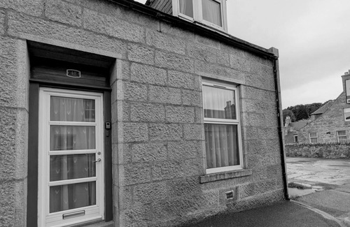 Aberchirder House | Aberchirder 1-Bed, Sleeps 2, 15 mins to Huntly