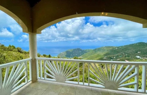 West End House | Abigail’s Luxury at Mt. Sage