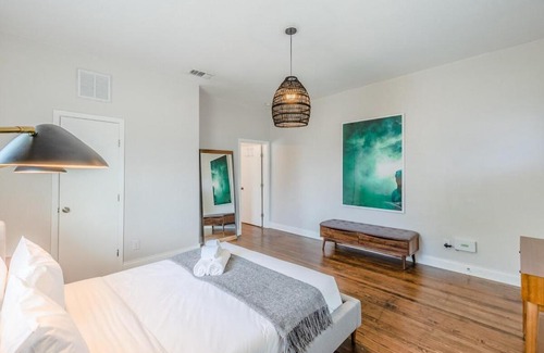 Cedars Apartment | Abode Dallas - The Cedars Downtown