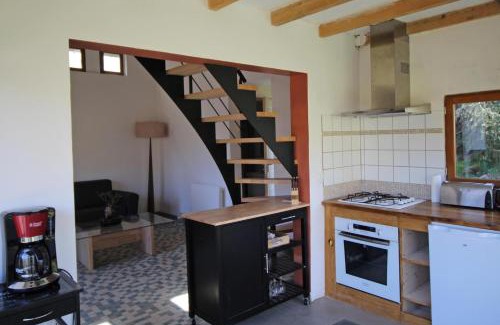 Blanzac House | Abri du martin pecheur