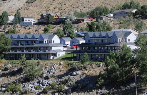Gardiner Hotel | Absaroka Lodge