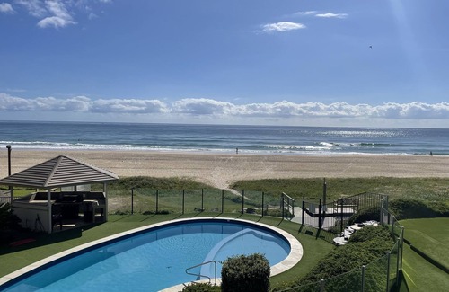 Mermaid Beach House | Absolute Beachfront