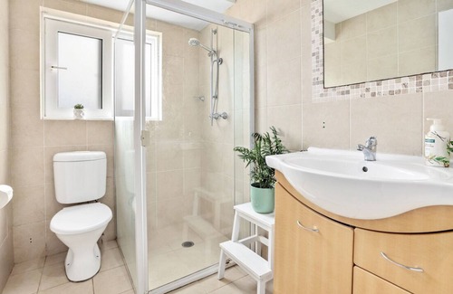 Narrabeen Apartment | Absolute Beachfront