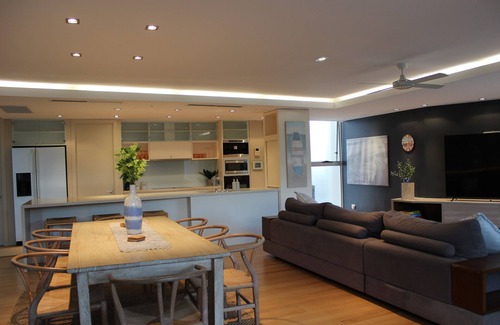 Marcoola House | Absolute Beachfront Luxury home with amazing views