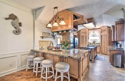 Spanish Grant House | Absolute Paradise Galveston