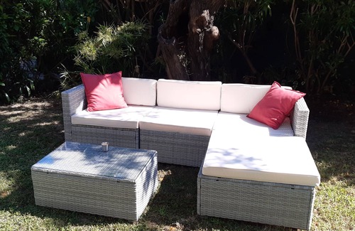 Riou - Petit Juas - Av de Grasse Apartment | Absolute peace and quiet, garden and parking right in the center of Cannes!