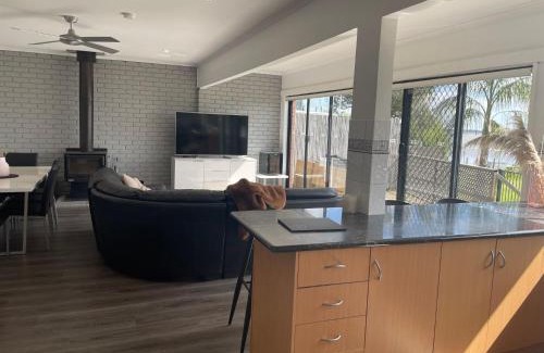 Yarrawonga House | Absolute Waterfront at Woodlands
