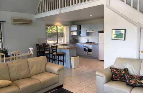 Longreach Villa | Absolute Waterfront - Waratah Villa at Shoalhaven Lodge
