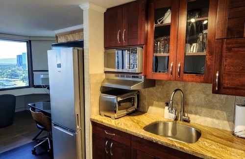 Waikiki Apartment | Absolutely Ocean View - Great Location - Legal - Free Parking