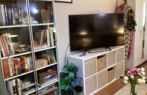 Warnbro Apartment | AC 1 Bed Studio Apartment 25+ Non Smokers