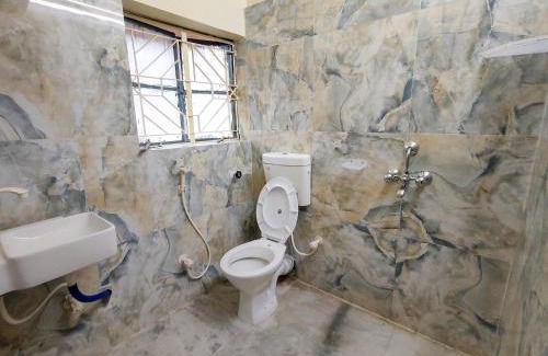 Tollygunge House | AC ROOM with attached bathroom