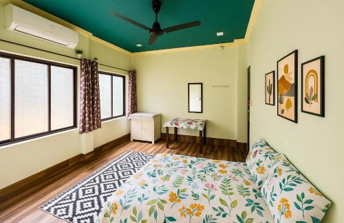 Tollygunge House | ac room with kitchen and Terrace