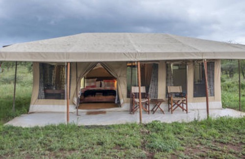 Sinoni Other | Acacia Migration Camp Ndutu