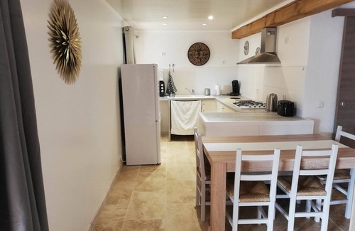 Tour-de-Faure Bed & Breakfast | ACCOMMODATION "LE SAINT JACQUES" 1 double room