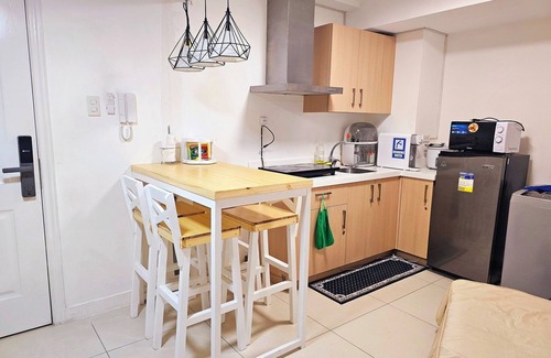 Matandang Balara Condo | Acellyne's Suites at The Residences
