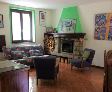 San Colombano Apartment | Acero Rosso