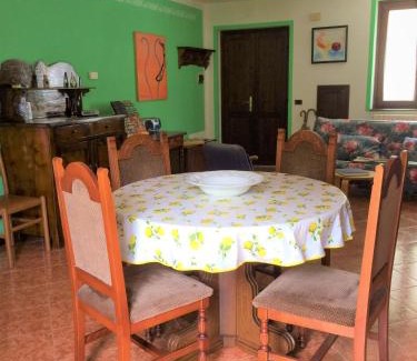 San Colombano Apartment | Acero Rosso