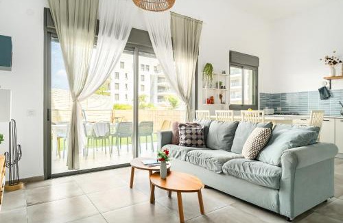Nahariya Apartment | Achziv Bright Garden Stay by Sea N' Rent
