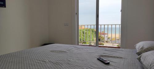 Sant Salvador Apartment | Acogedor estudio en la playa, con vistas al mar, y piscina comunitaria