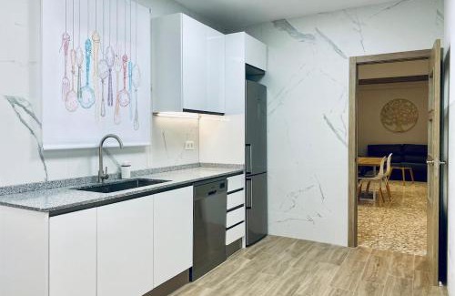 Sagunto House | Acogedora casa familiar de 4 habitaciones y gran terraza a metros de la playa