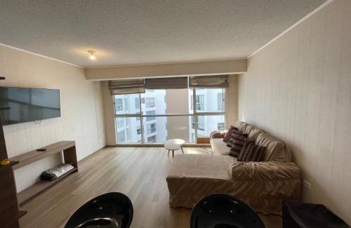 Tejada Alta House | Acogedora habitación privada frente al metro y cerca a la playa