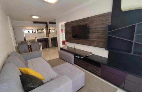 Pioneiros Apartment | Aconchegante Apto a 300m da Praia em Balneário Camboriú Edifício San Isidro!