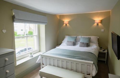 Ampleforth Apartment | Acorn Apartment