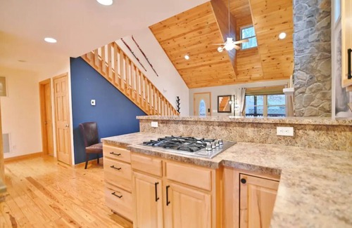 Basye Cabin | Acorn Ridge: Modern Shenandoah Mountain 4 Bedroom 4 Bathroom, Firepit, Theater