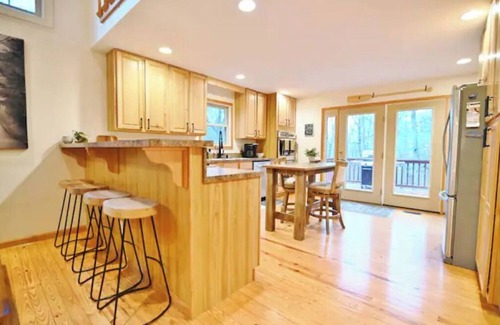 Basye Cabin | Acorn Ridge: Modern Shenandoah Mountain 4 Bedroom 4 Bathroom, Firepit, Theater